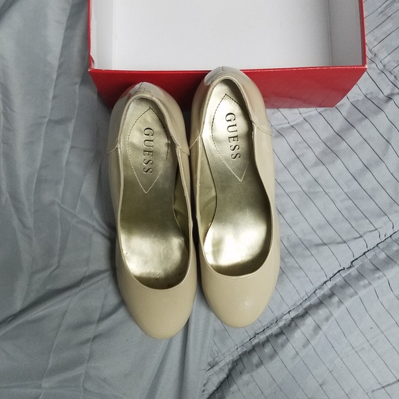 Guess in size 6.5 - Picture 2 of 4